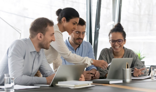 anticípate a la evolución de las amenazas, reduce los riesgos y satisfaz las necesidades de tu empresa de manera efectiva con nuestros servicios gestionados